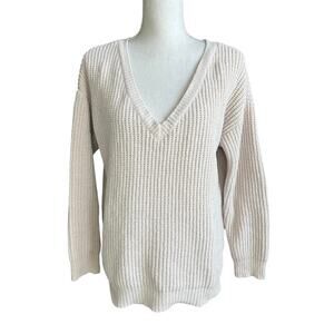 BB Dakota Cream V-Neck Sweater with Ribbed Texture knitted neutral minimalist